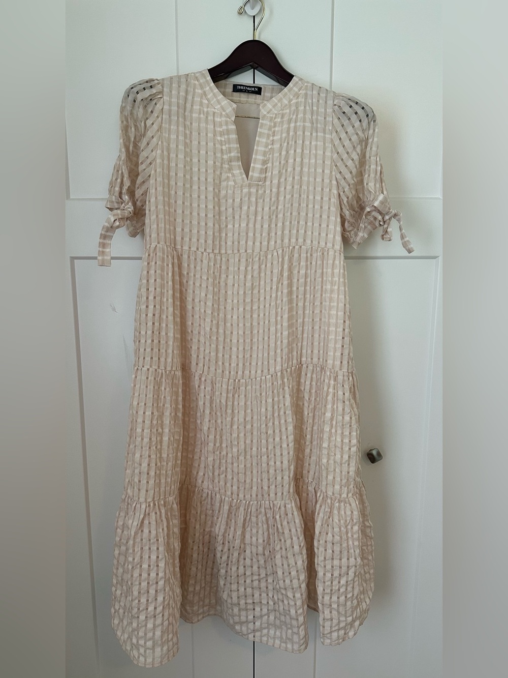 Theenkoln‎ Beige and White Tiered Maxi Dress with Puff Sleeves